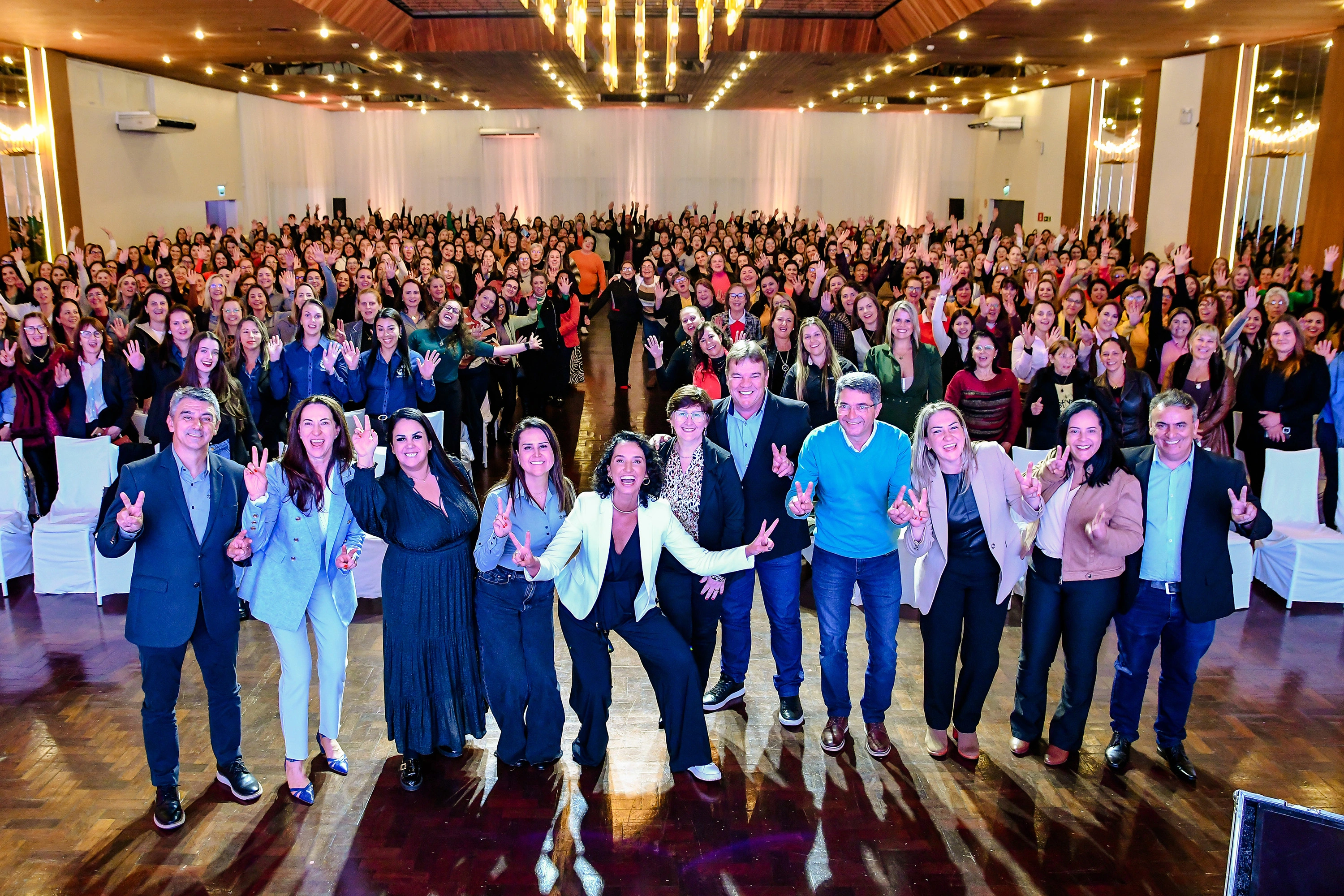  Mais de 600 mulheres acompanharam a Palestra 