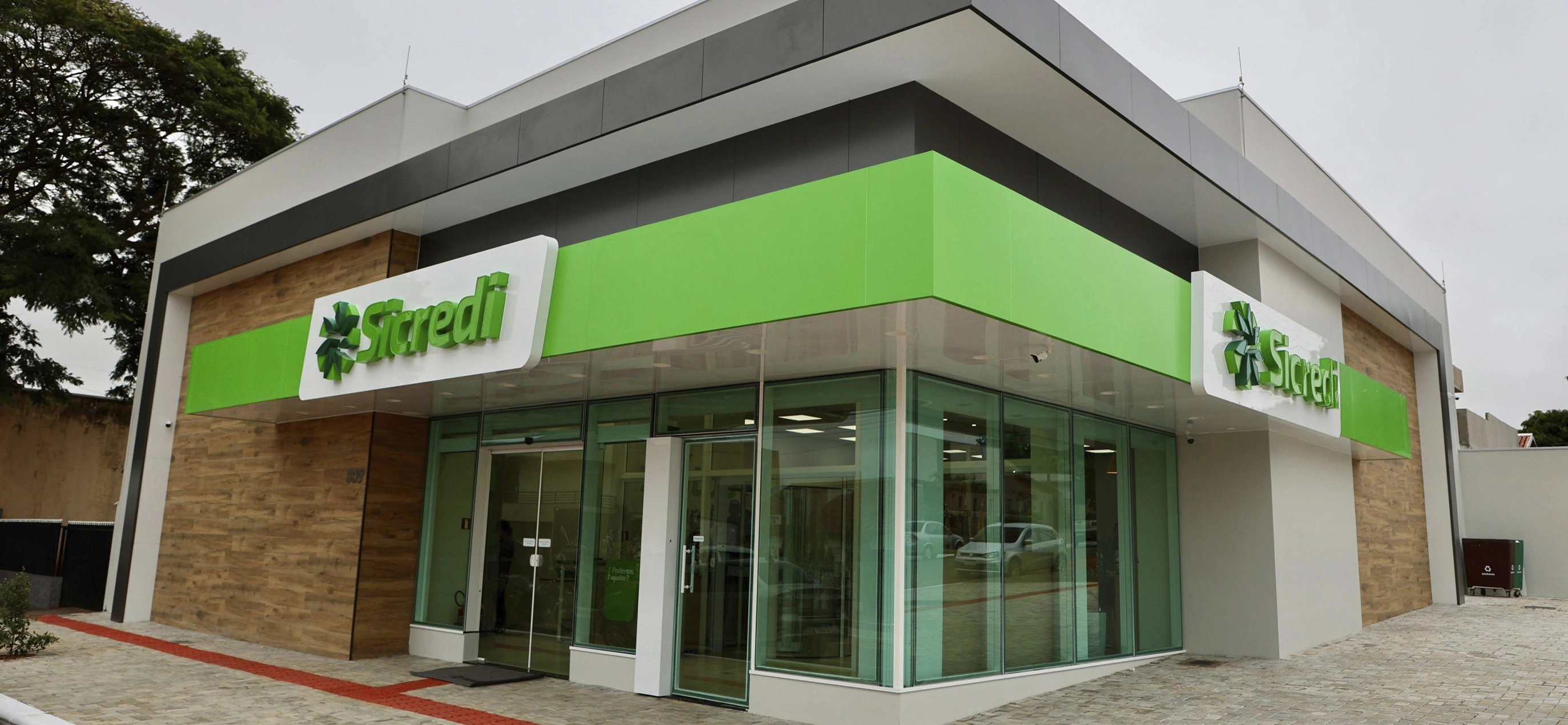  Sicredi Vale do Piquiri reinaugura agência em Farol (PR) 
