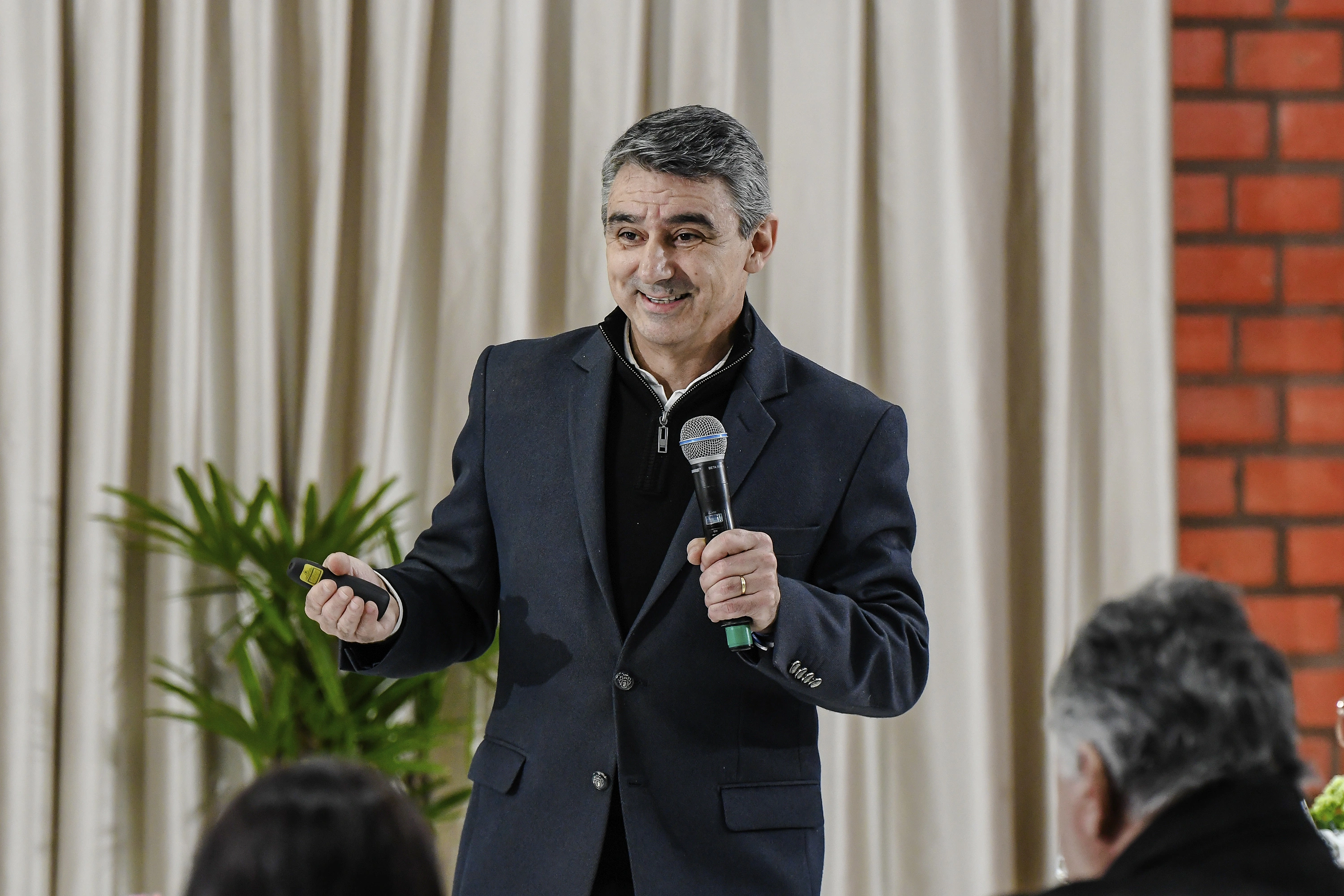  Rogério falando.jpg 