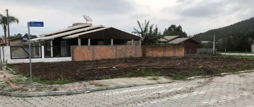 Foto Local Terreno zIMBROS rio da conta.jpg
