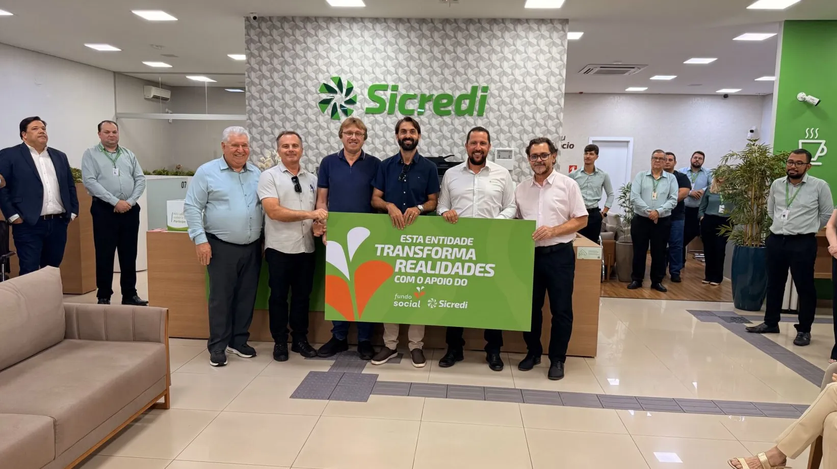  Foto_entrega das placas compresidente e diretor 