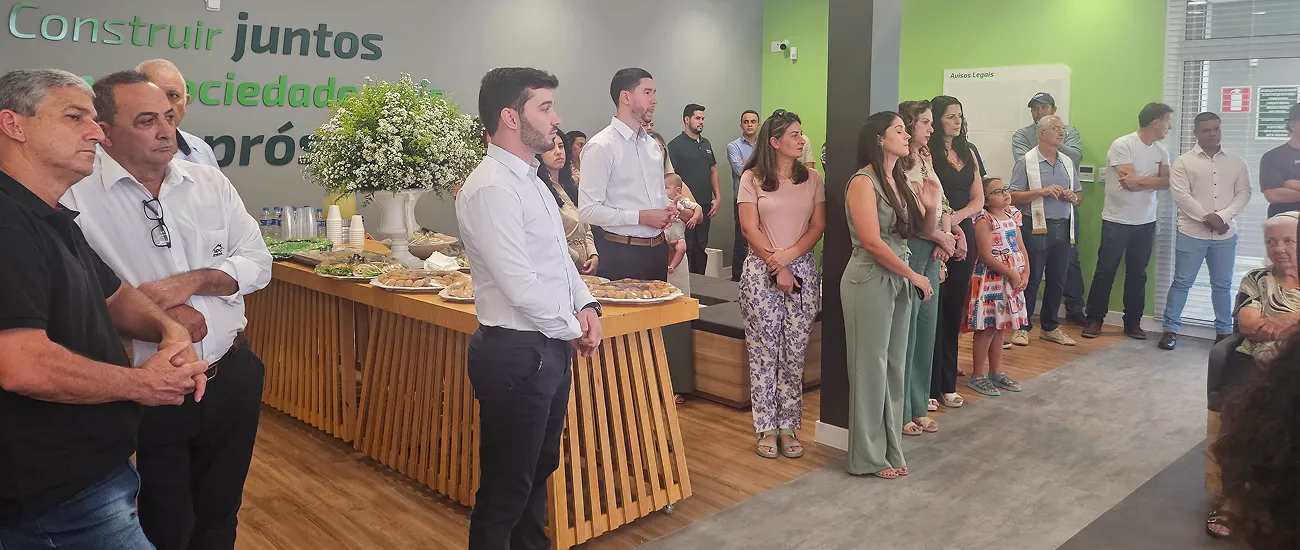  Comunidade prestigiou a inauguração em Delfinópolis. 