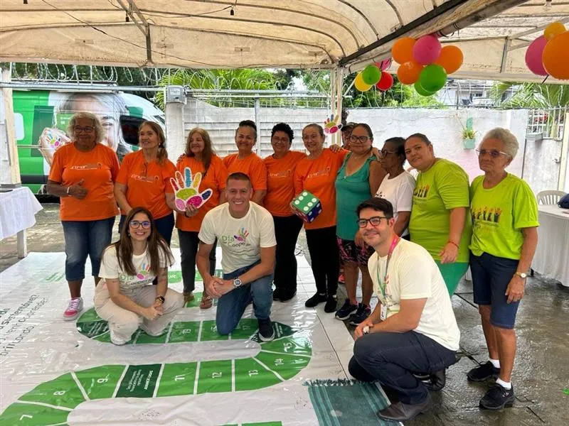Grupo de voluntários e participantes do Dia C em Pernambuco