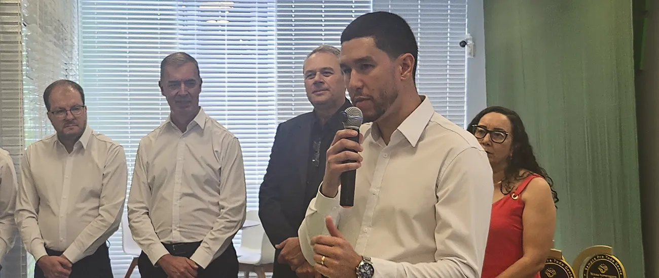  Gerente do Sicredi, Raul Rodrigues de Oliveira. 