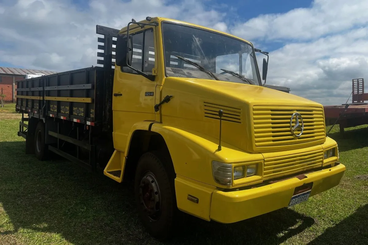  caminhao Mercedez Benz 2015 a 