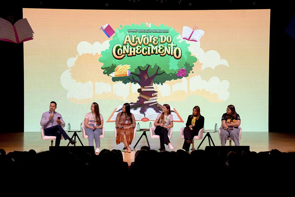  Cinco ex-alunas do Programa "A União Faz a Vida" compartilharam experiências no painel que mostrou o poder transformador da vivência escolar 