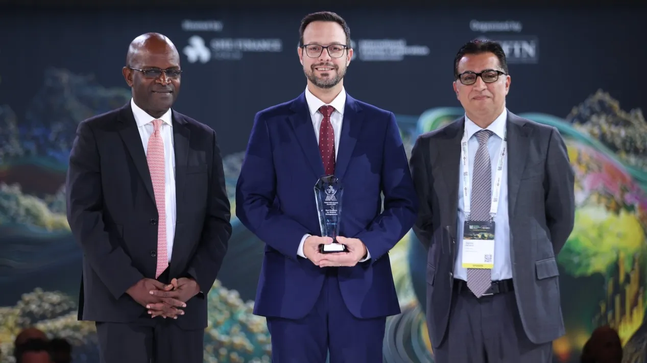 0717 - Sicredi é eleito Melhor Financiador para Mulheres Empreendedoras das Américas no Global SME Finance Awards 2025