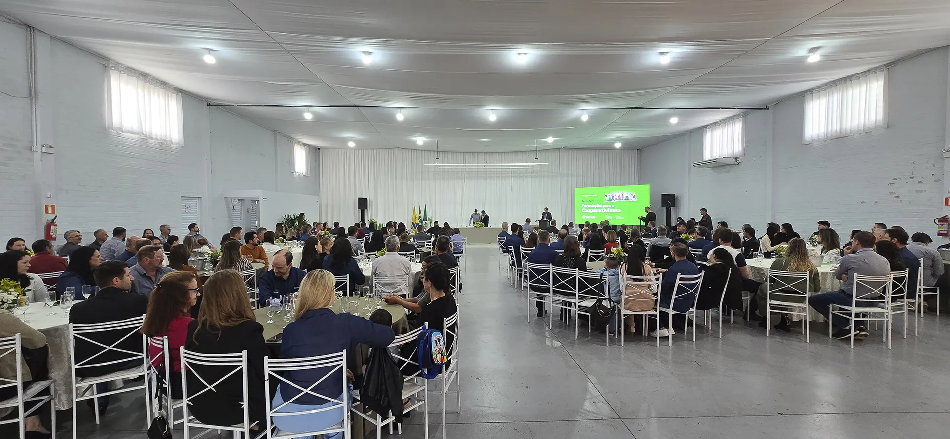  público formatura.jpg 