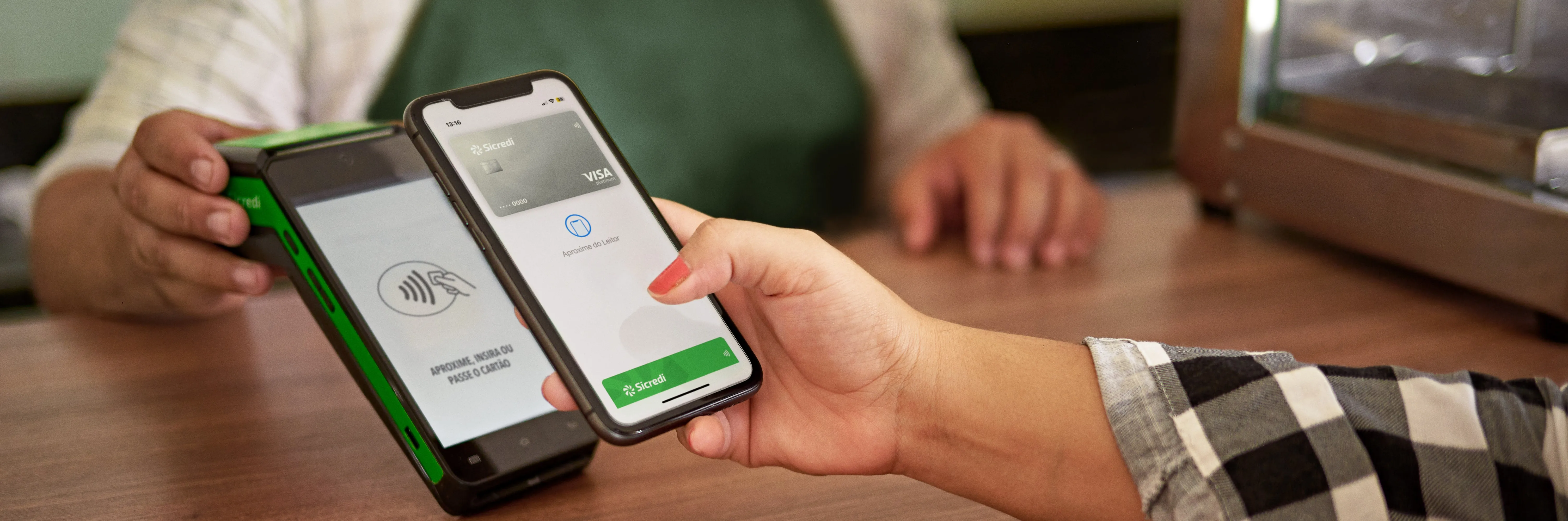 A maquininha de cartão é uma das soluções do portfólio Sicredi para Pessoas Jurídicas