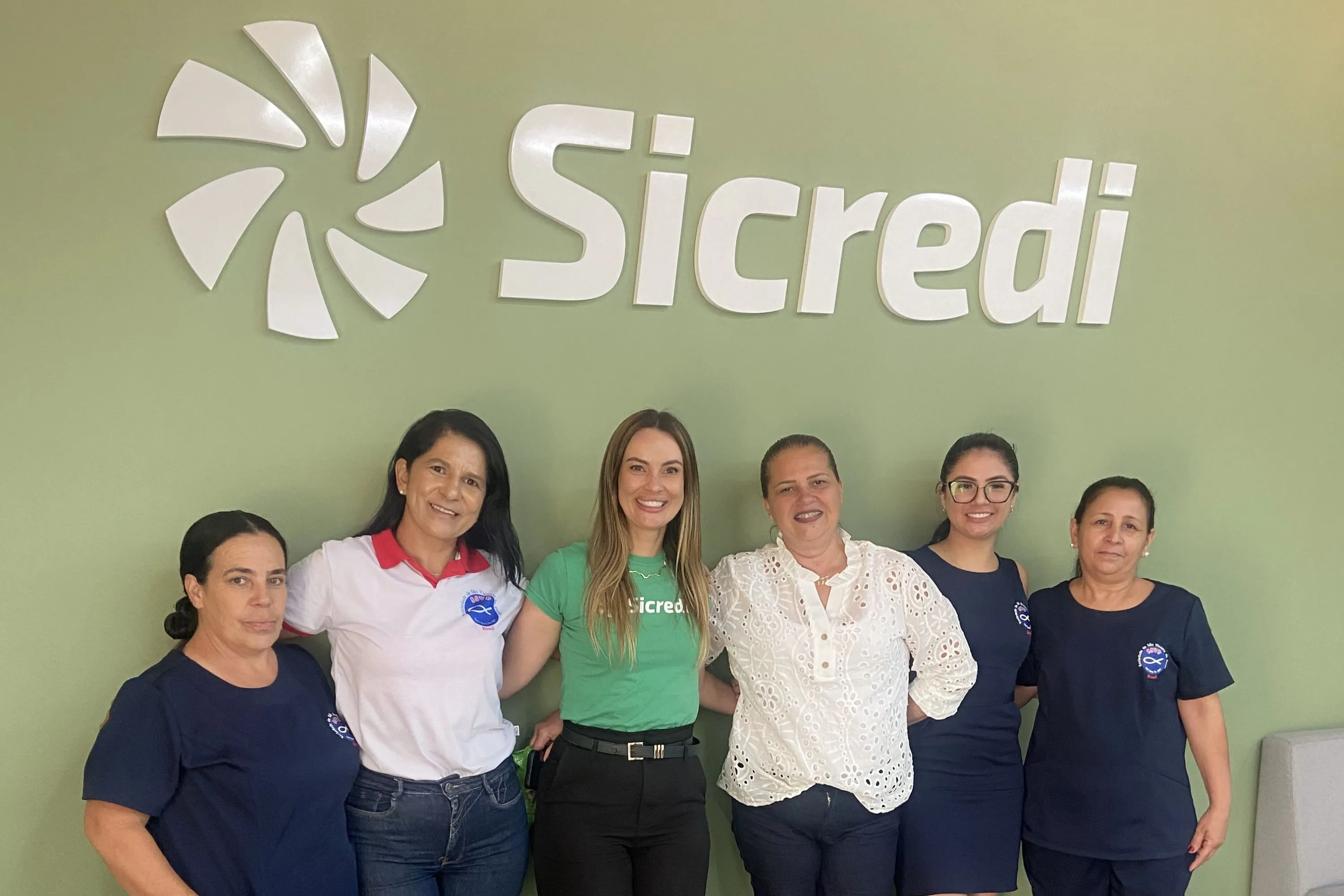 ana_paula_e_equipe_coordenadora - foto_das_entregas