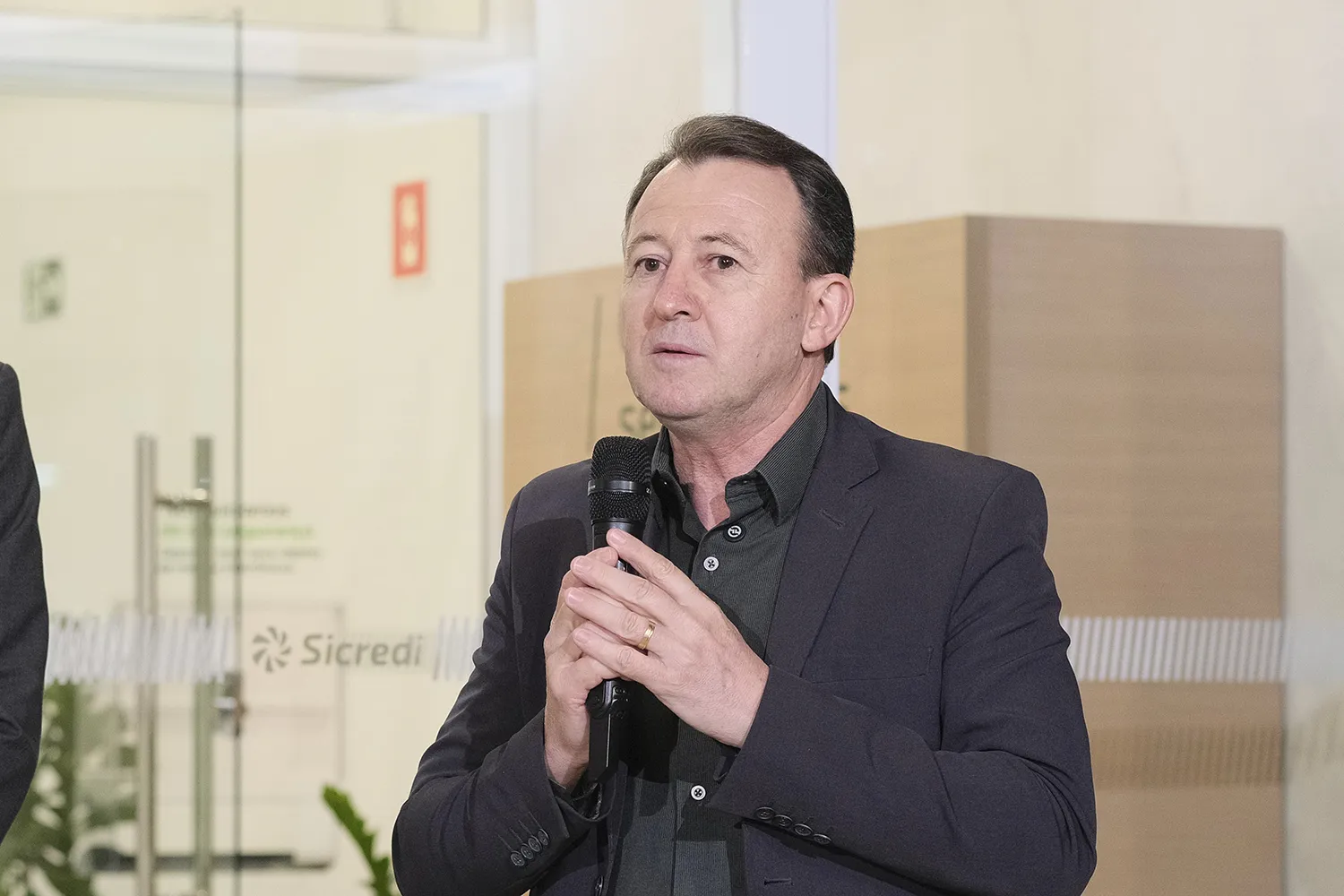 Laoni inaugurações MG.JPG