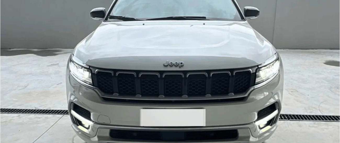  Jeep Commander_placa RXZ9J37_frente.png 