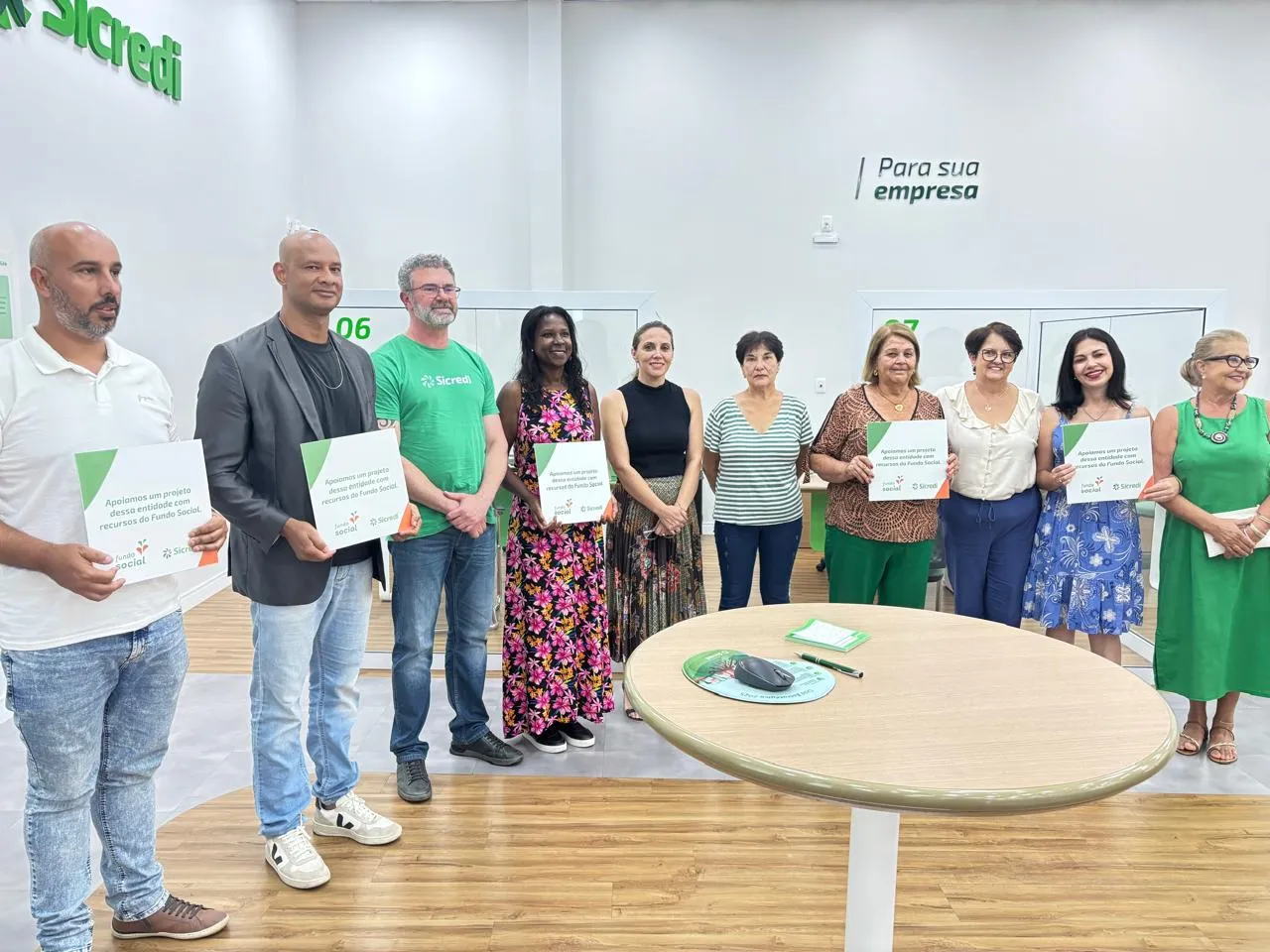  capa_foto_com_todos - foto_das_entregas 