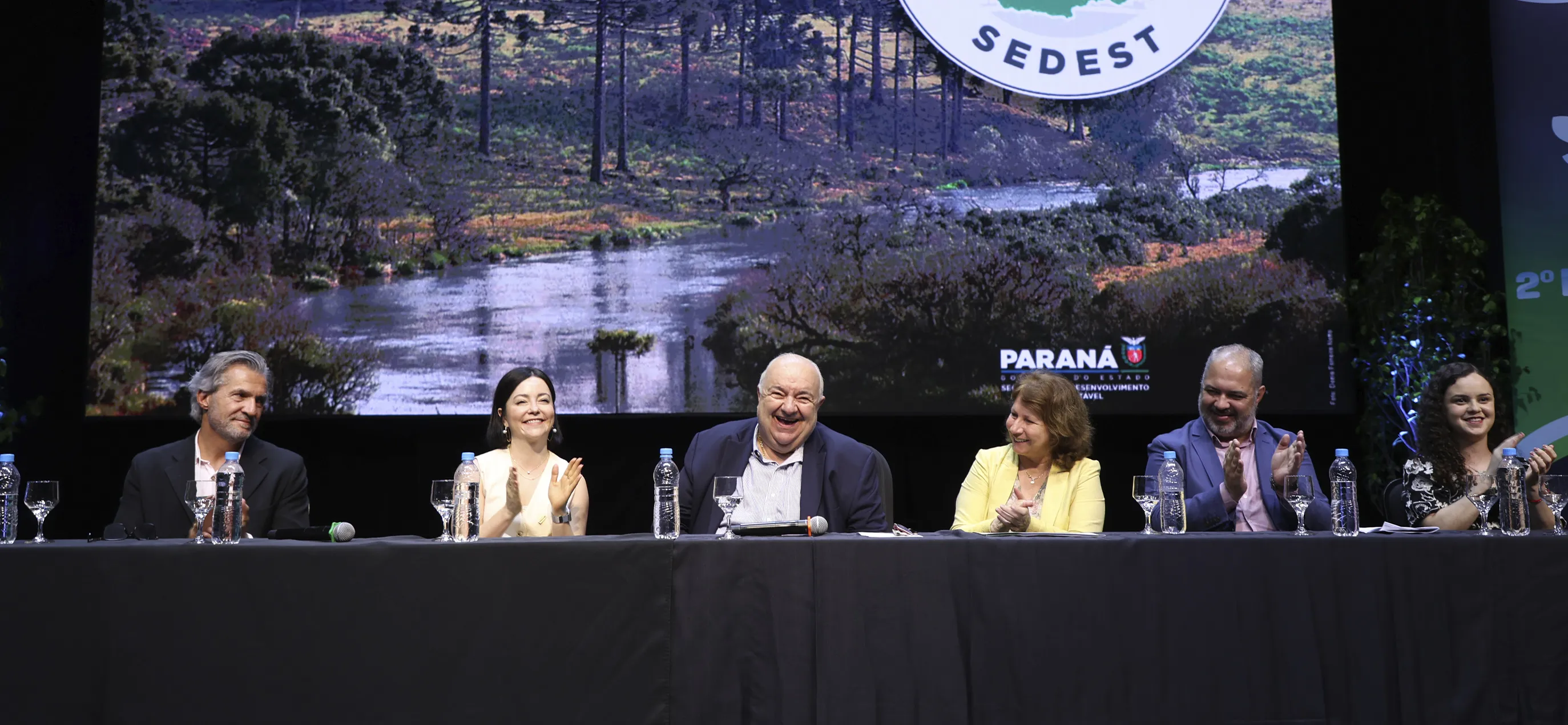  Sicredi é reconhecido com Selo Clima Paraná 2025 e reforça compromisso com desenvolvimento sustentável.jpg 