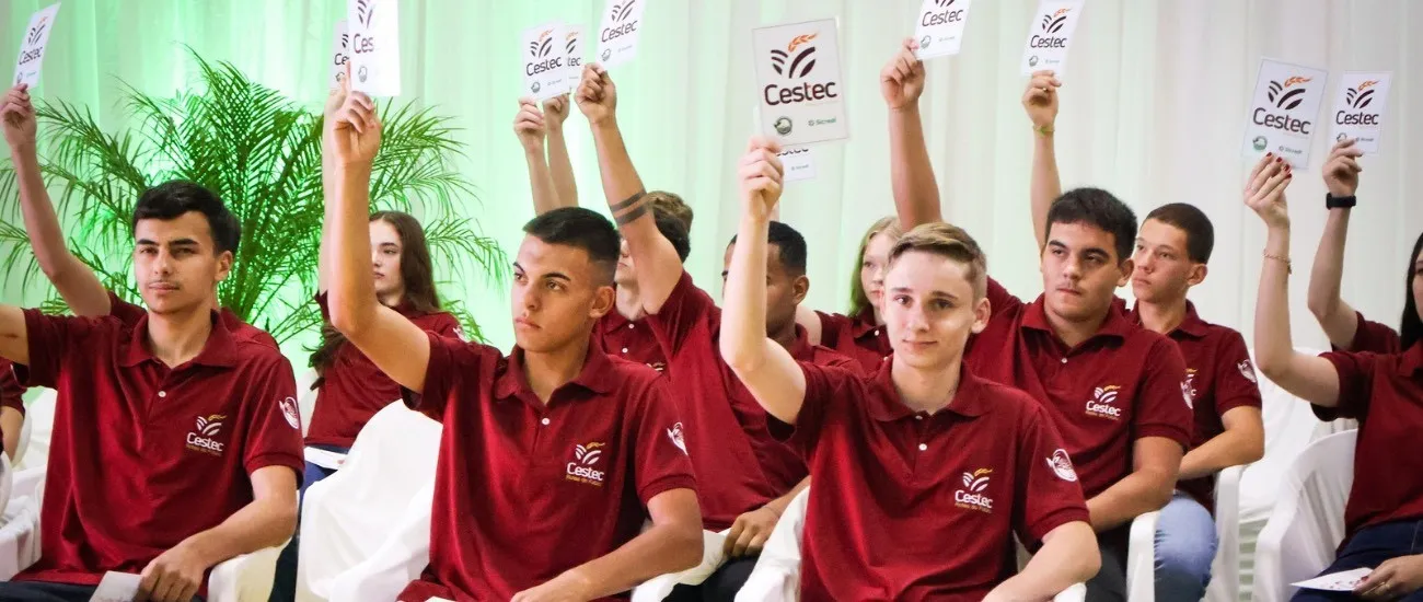  Alunos cooperados da Cestec aprovam a fundação da Cestec - Rotas do Futuro 
