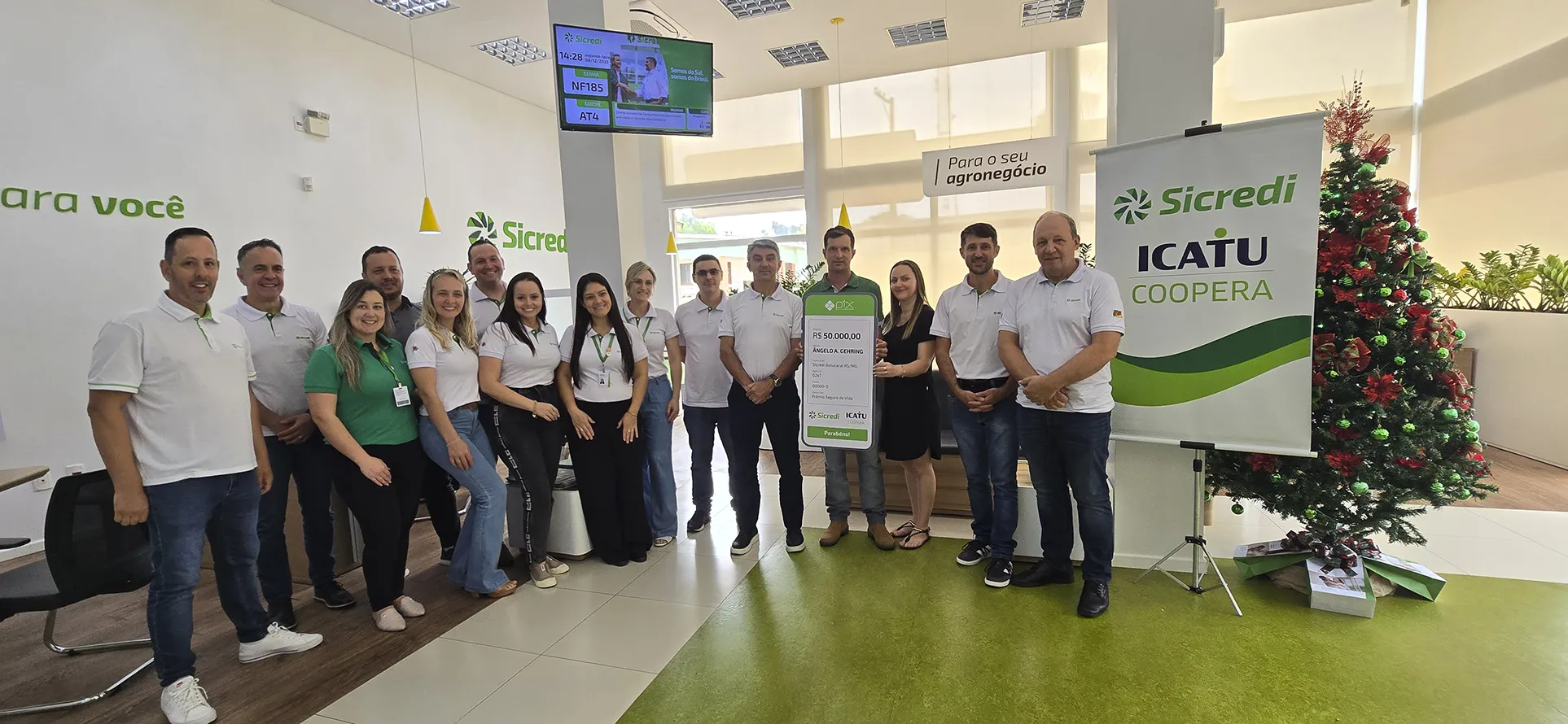  Ganhador e colaboradores da ag.jpg 