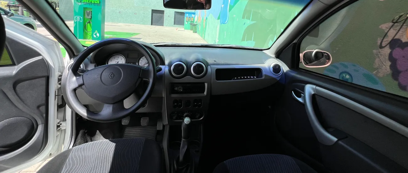  SANDERO - MGH5E73 - Interno 01.png 