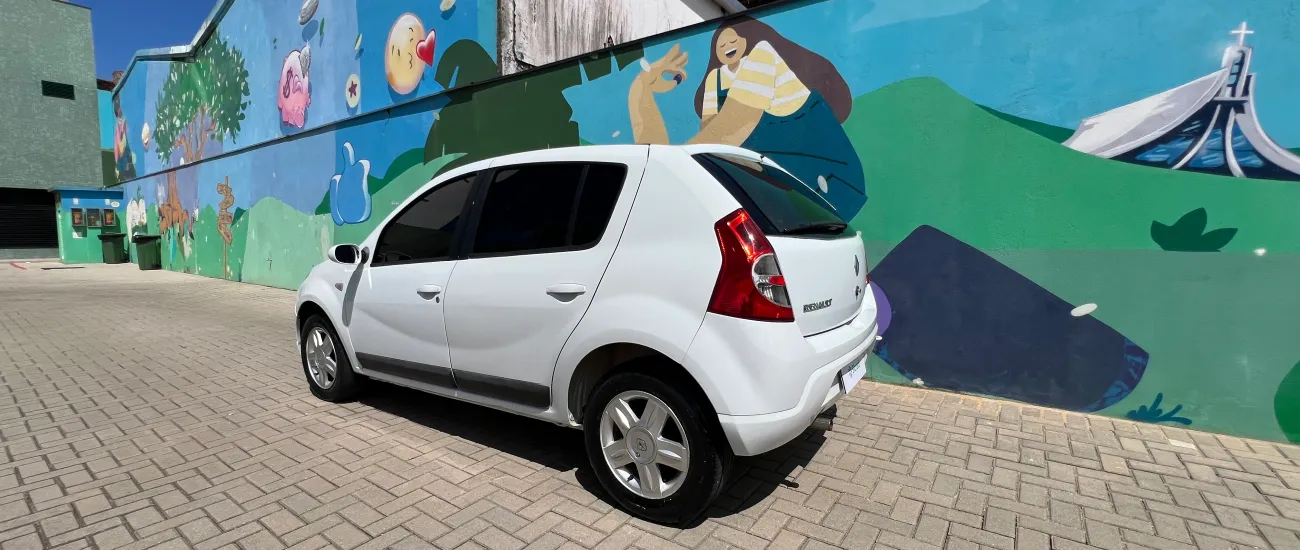  SANDERO - MGH5E73 - lateral 03.png 