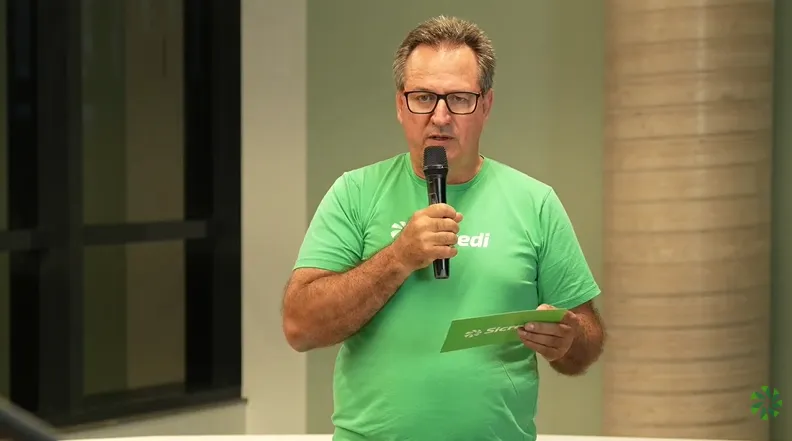  frame Adelar AGE 2.png 