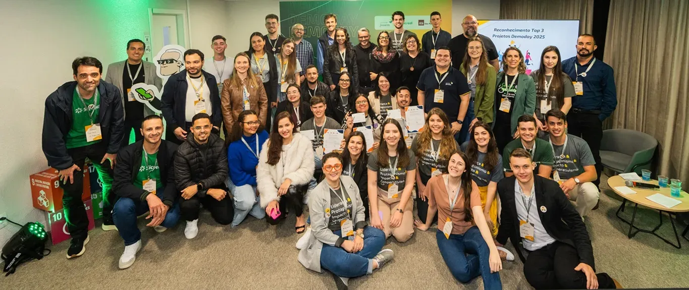  media_produtos_filer_public_thumbnails_filer_public_2025_11_26_sicredi_demoday.jpg__1365x575_subsampling-2 