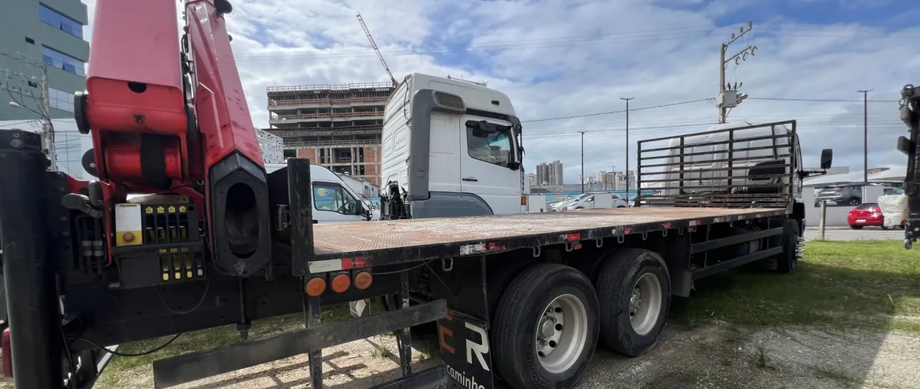  Caminhão - MGR4J90 - Lateral 01.png 