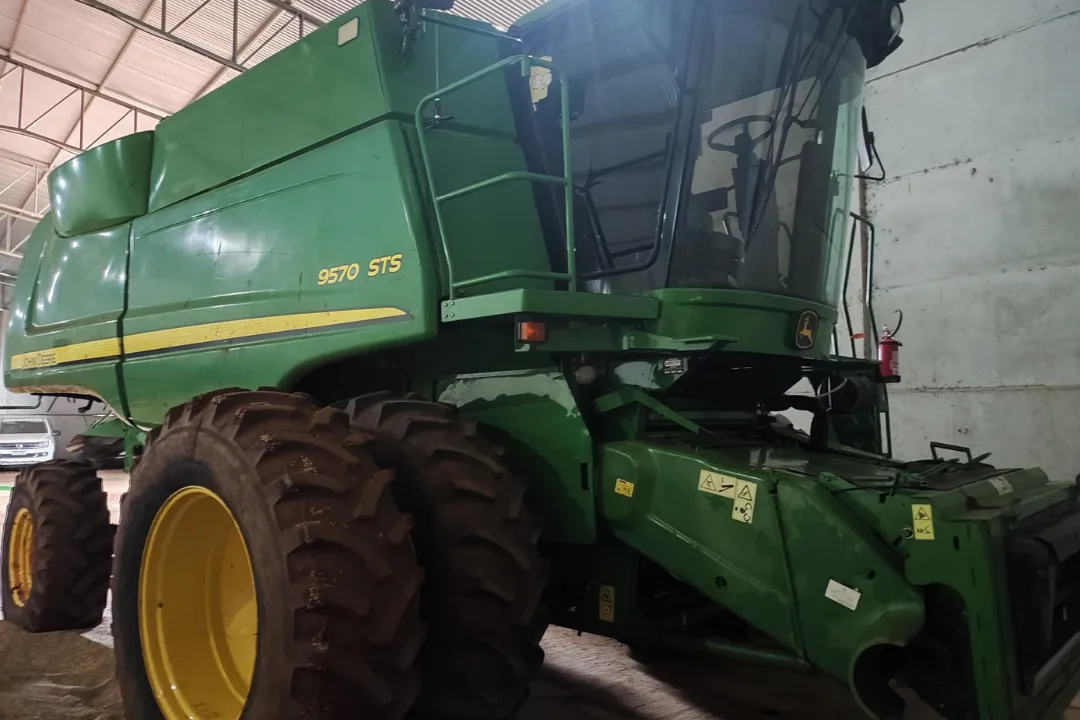  Colheitadeira John Deere 