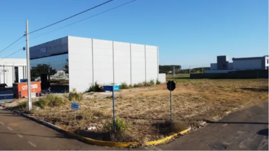  Vista aérea do imóvel 