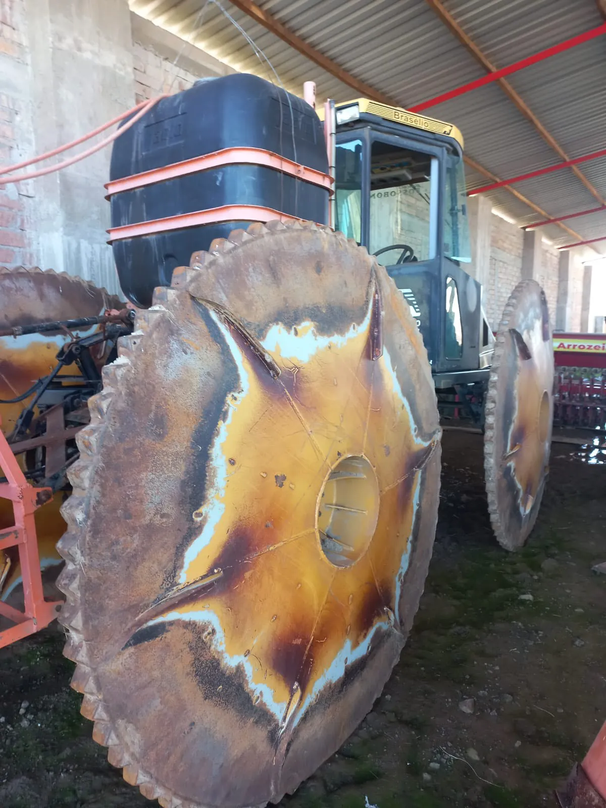  Fotos do bem 4 (trator articulado - bem        4) 