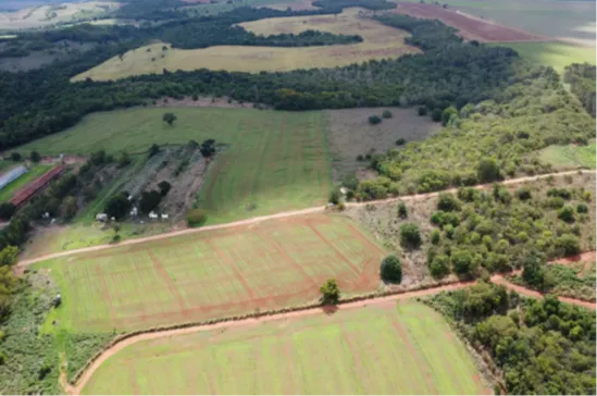  Vista aérea do imóvel 