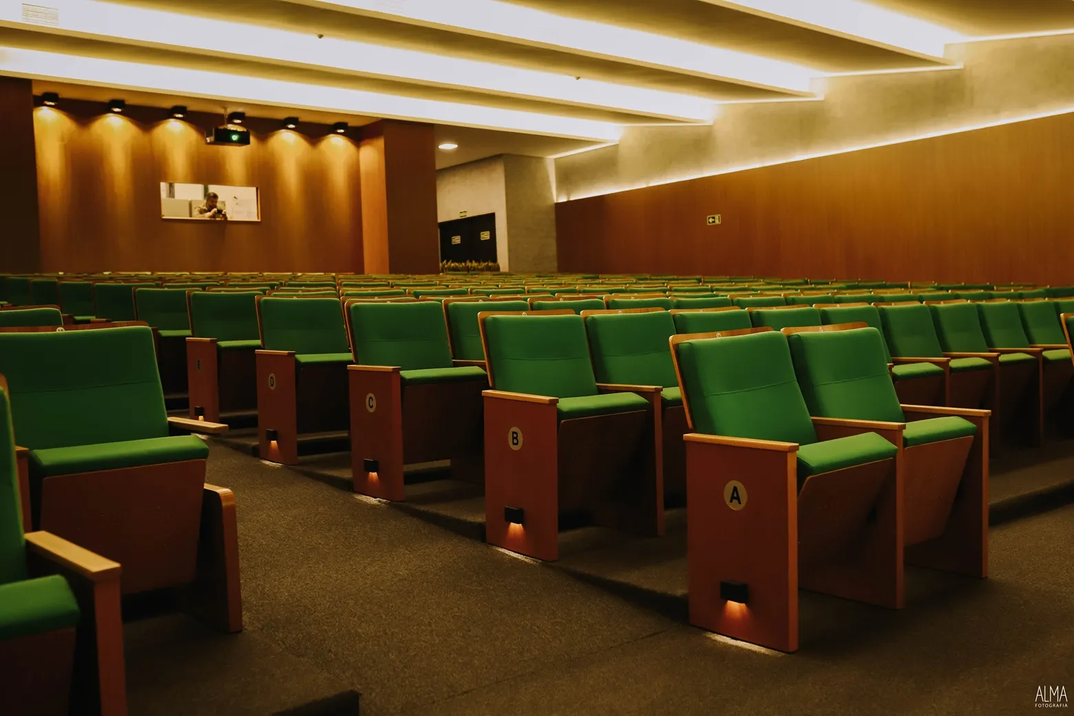  Auditório vazio 