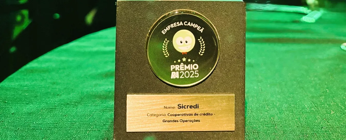  media_produtos_filer_public_thumbnails_filer_public_2025_12_26_sicredi_premio_reclame_aqui.jpg__1344x544_subsampling-2 