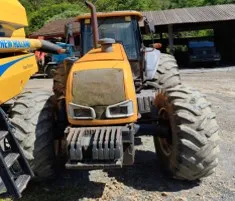  Trator agrícola 