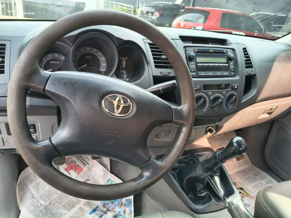  hilux_interno.jpg 