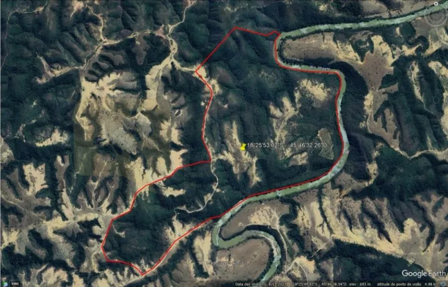  Ícone minimalista em linha verde representando um trator agrícola, simbolizando o segmento do agronegócio. 