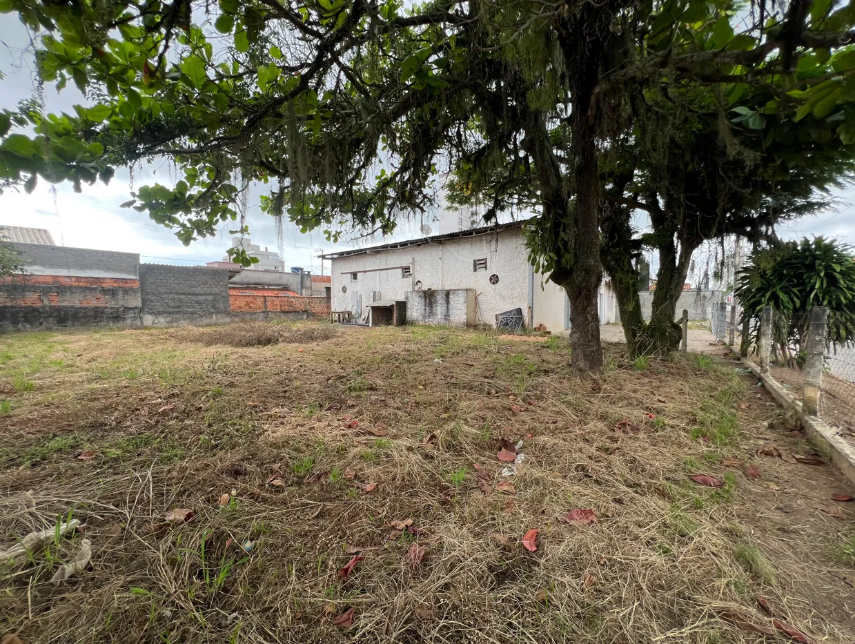  Terreno em Tijucas 500m – Bairro Centro - Dentro.png 