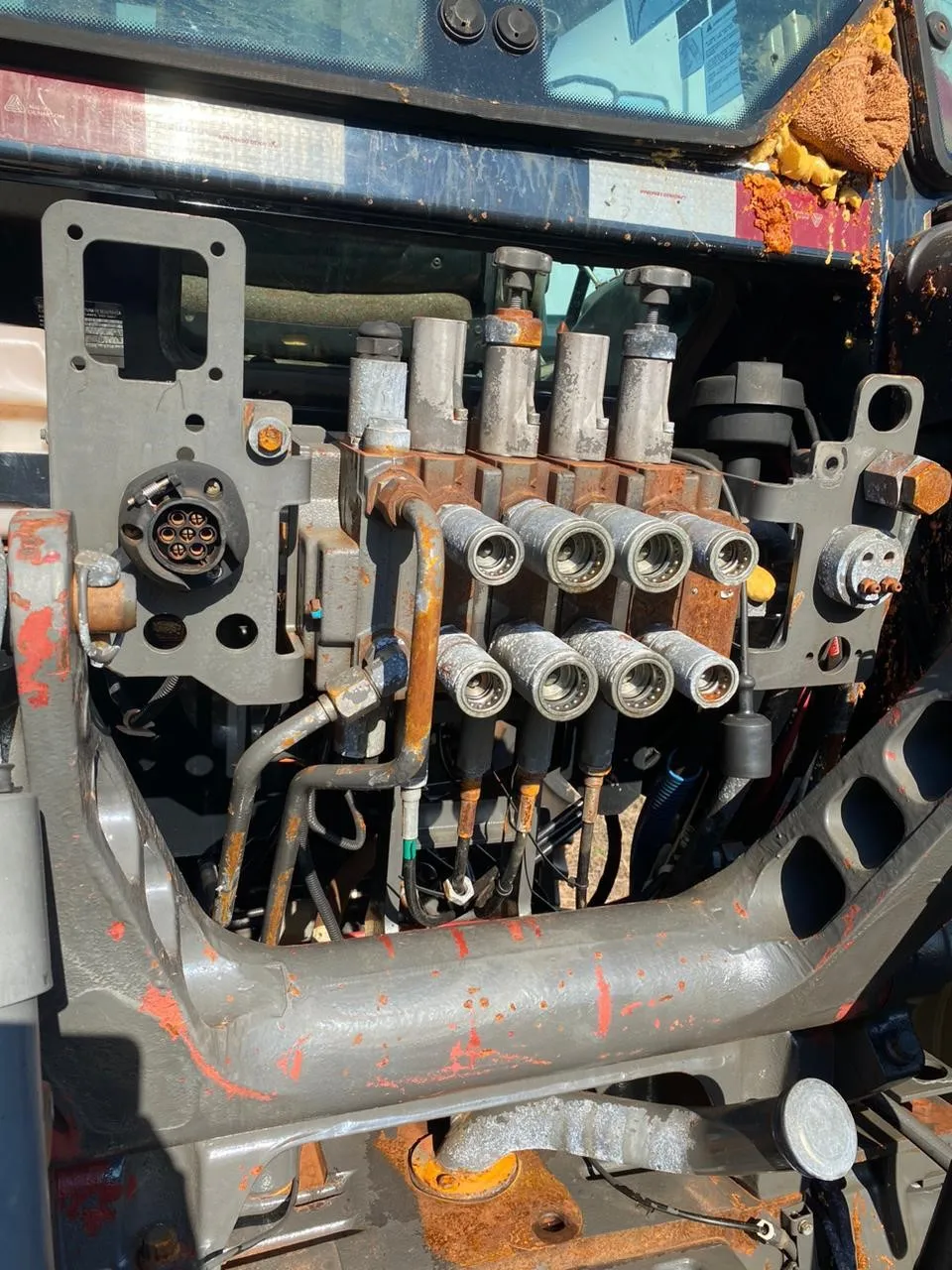  Trator Valtra BT190 03.jpg 