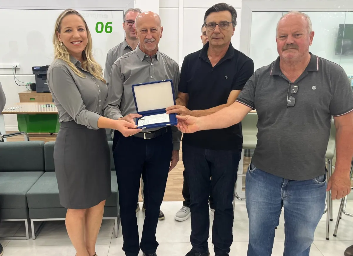  padrão 1250x870 (8).png 