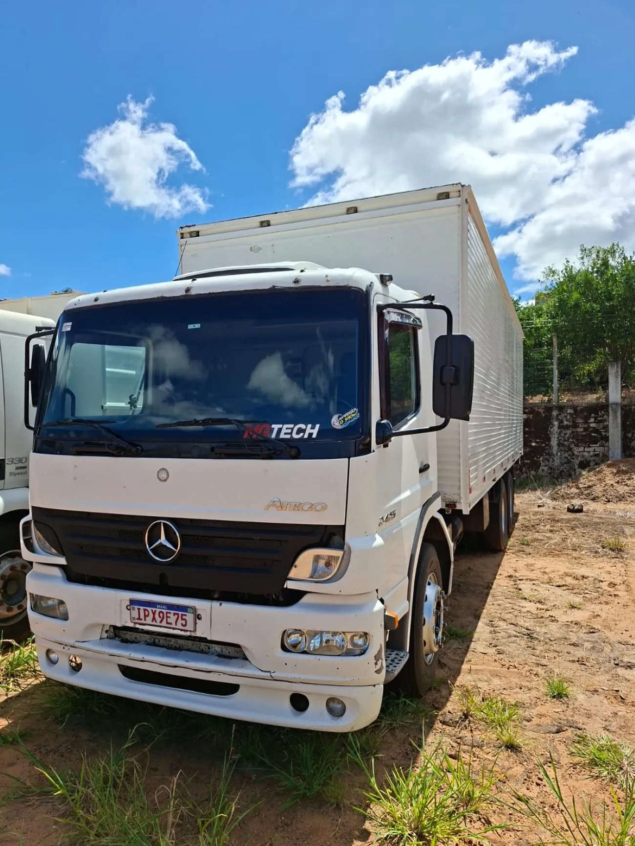  CAMINHAO FRENTE 1.jpg 