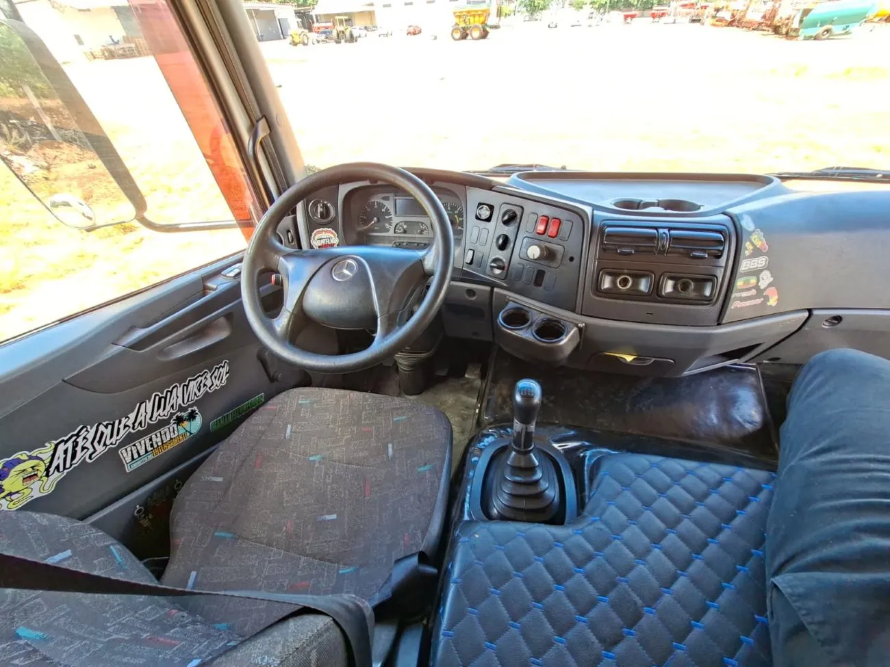  CAMINHAO INTERIOR.jpg 