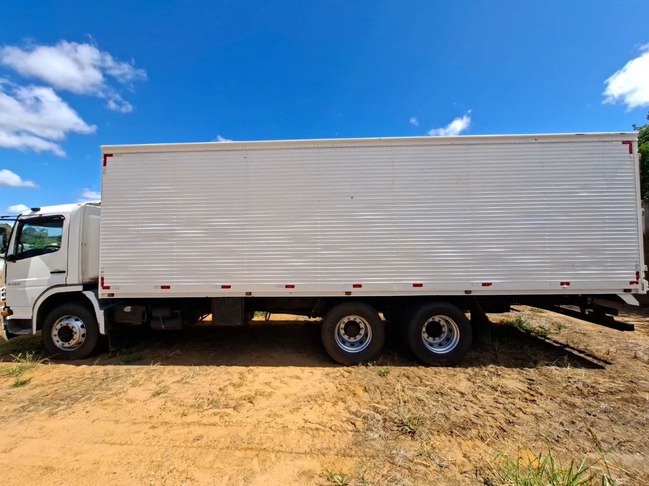  CAMINHAO LATERAL.jpg 