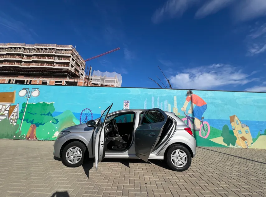  Onix - QHW1A24 - Lateral aberta.png 