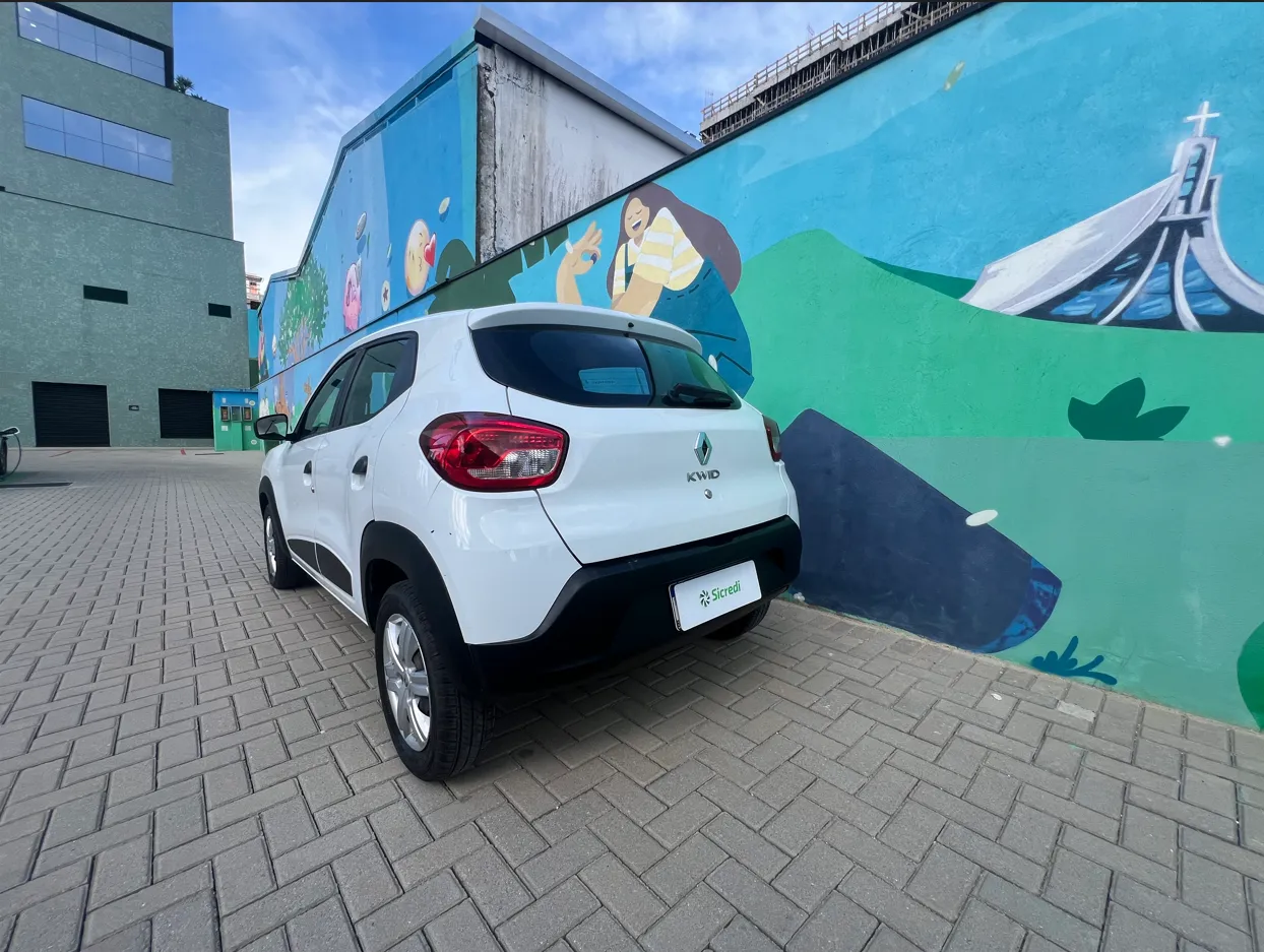  KWID - RFF2B76 - TRASEIRA.png 