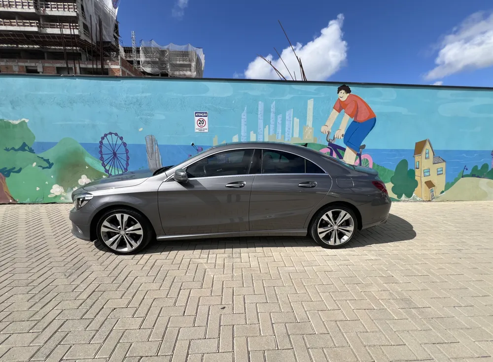  CLA200 - QIY0G10 - Lateral.PNG 