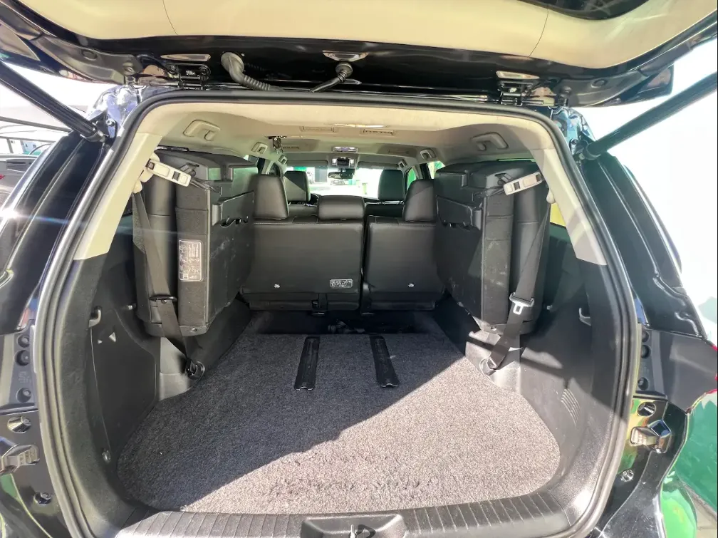  Hilux SW4 - GGY3G83 - Porta mala.png 