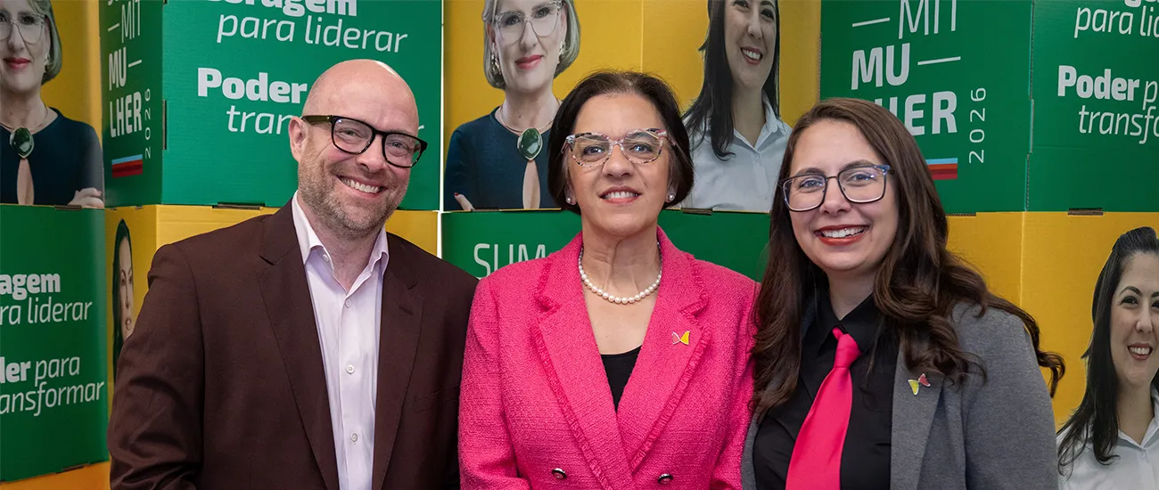  Representantes da WOCCU (Conselho Mundial de Cooperativas de Crédito), Mike Reuter, Eleni Giakoumopoulos e Kassandra Schroeder, estiveram presentes no Summit Mulher em Curitiba  Rafael Danielewicz 