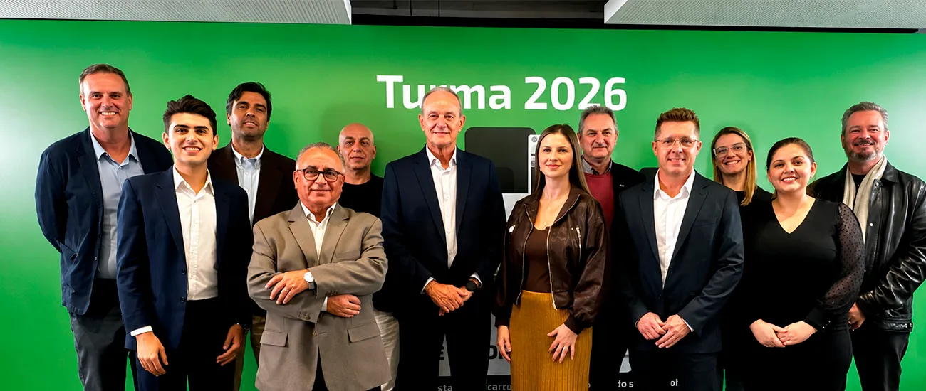  Vitor Junior Marcondes Nunes integrou a primeira turma do curso e se mudou de Laranjeiras do Sul (PR) para Curitiba (PR) para trabalhar na área de Pessoas e Cultura do Sicredi 