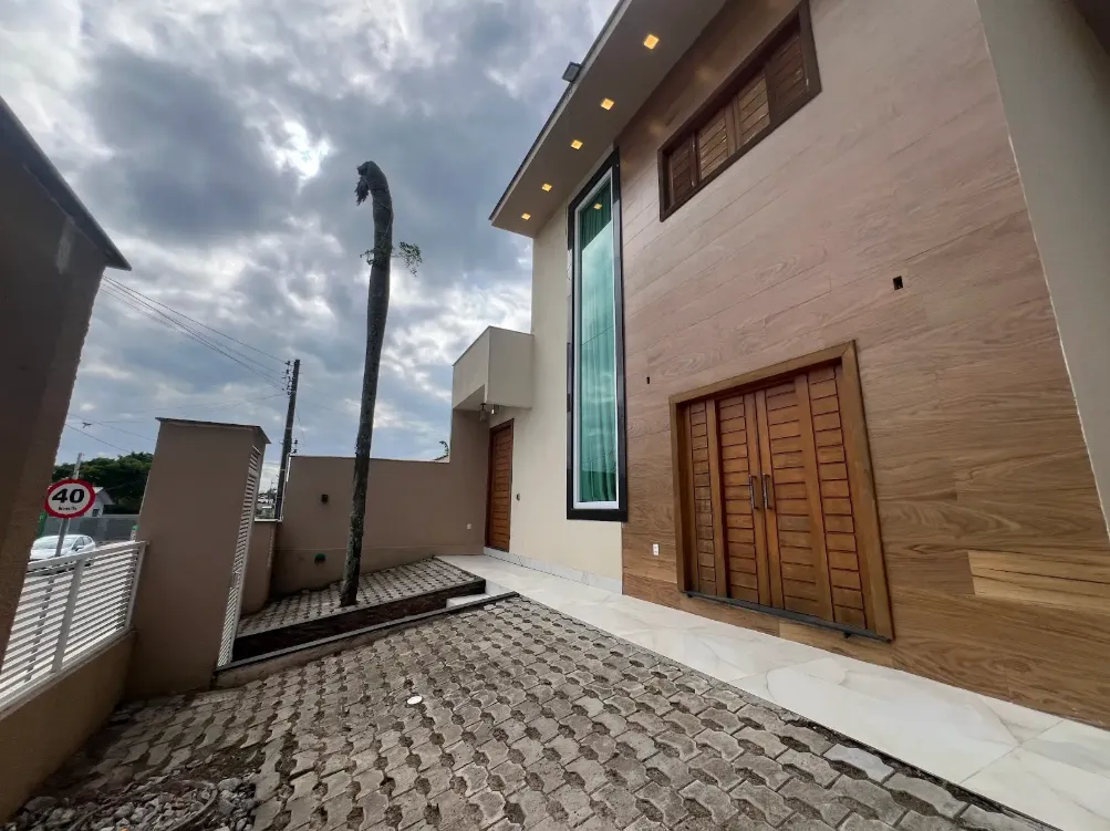  Casa Bombnhas - Rua Joao de Barro - frente 1.png 