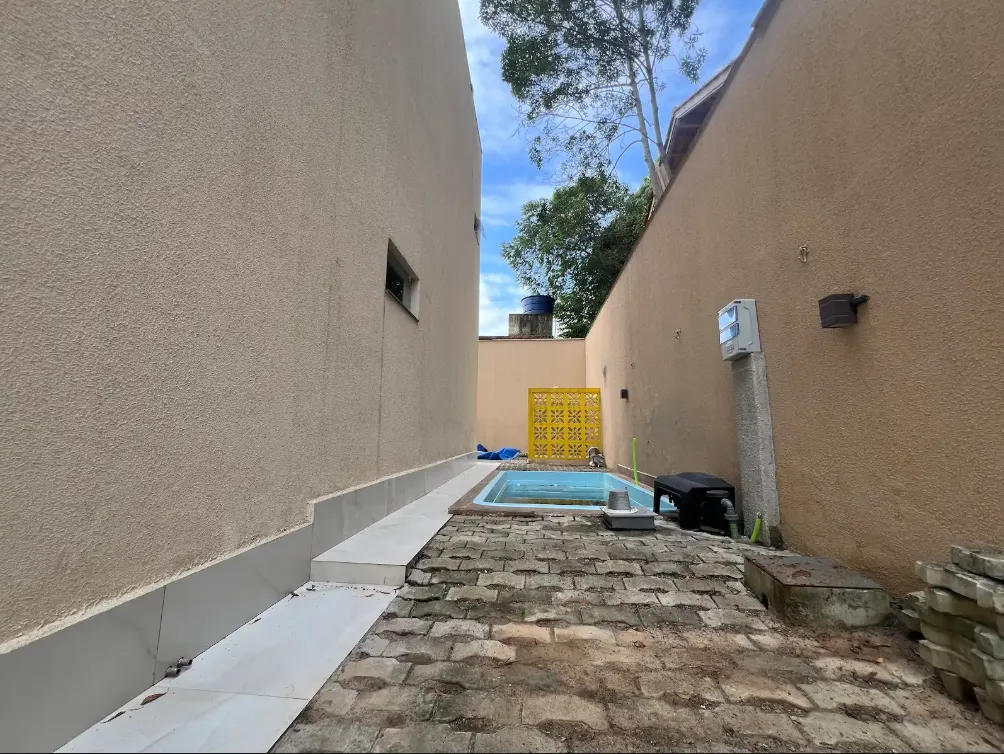  Casa Bombnhas - Rua Joao de Barro - piscina.png 