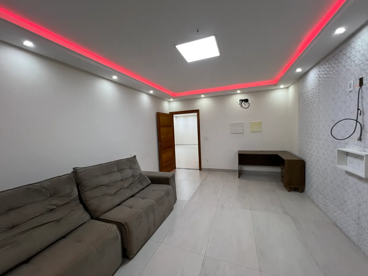  Casa Bombnhas - Rua Joao de Barro - segndo andar sala.png 