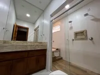 Casa Bombnhas - Rua Joao de Barro - suite banheiro 1.png